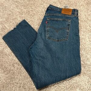 women’s levi wedgie straight!